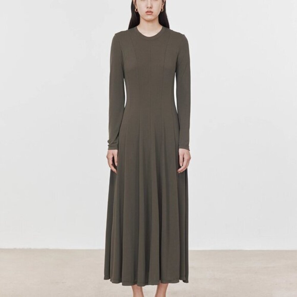 CHICJOC Japanese Imported Eco-Cool Viscose Dress – Minimalist Elegance sz 40